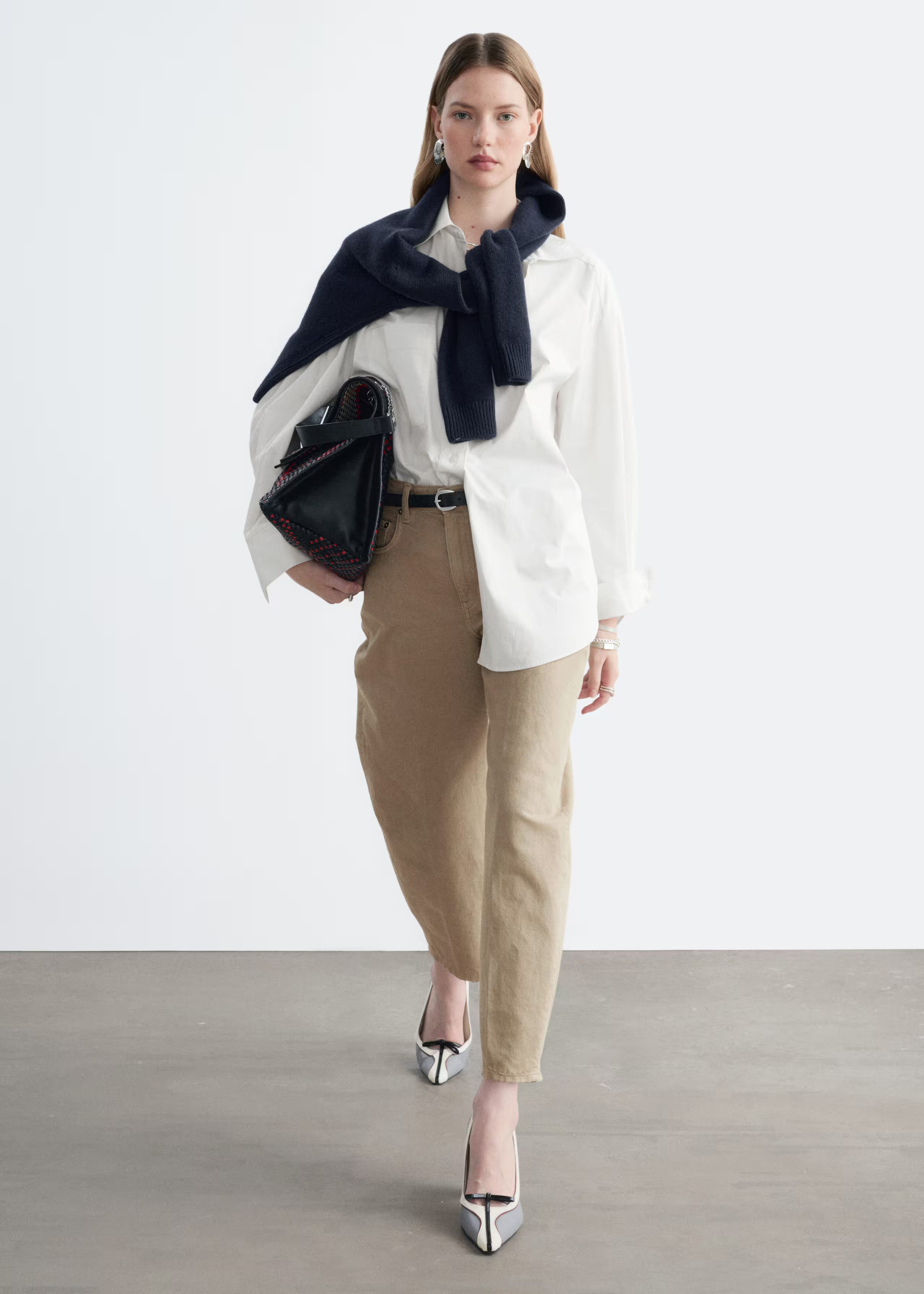 Ankle Jeans mit Barrel-Bein | & Other Stories EU