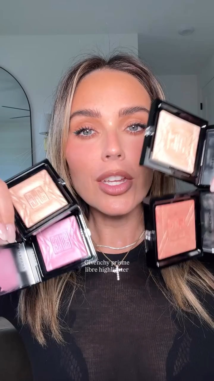 New Givenchy beauty prisme libre highlighting powders 💫

Which shade is your favorite?