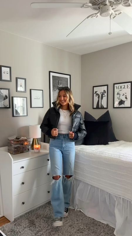 Quick and easy casual winter outfit ideas from Hollister. Take advantage of their 40% off Cyber Week sale and stock up on $20 sweaters, $35 jeans, and more 

#LTKCyberWeek #LTKVideo #LTKSeasonal