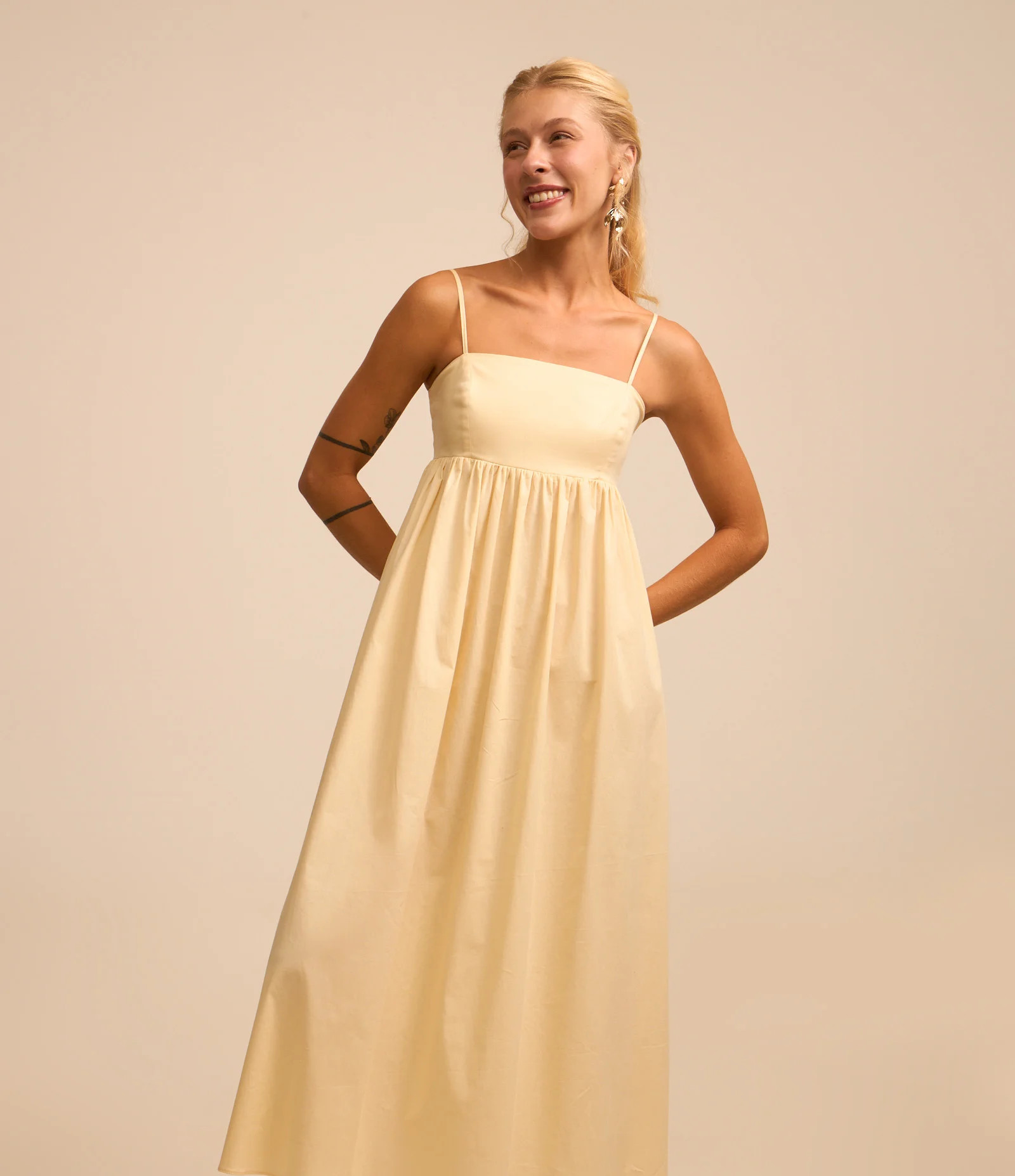 Vestido New Midi em Tricoline com Alcinhas Bege - Lojas Renner | Renner (BR)