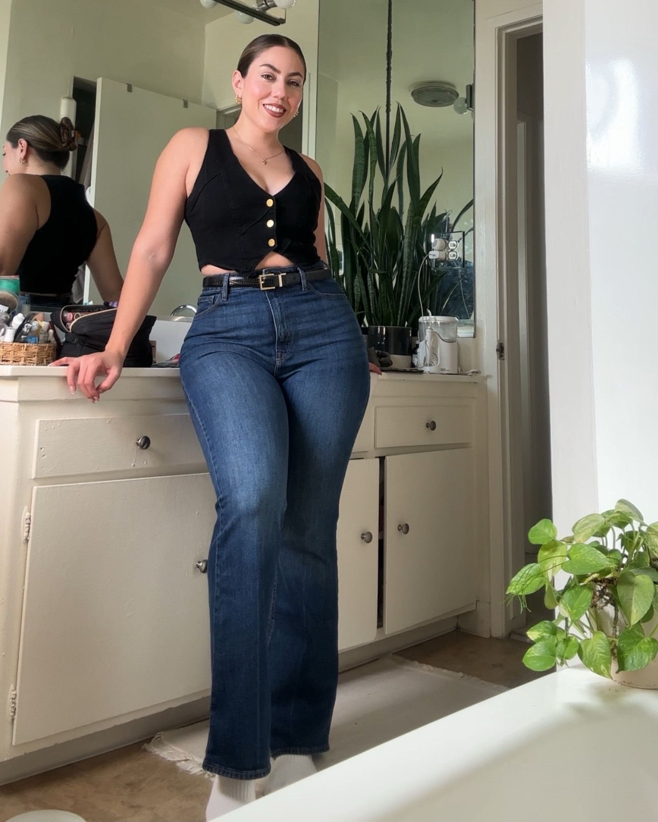 Flare jeans after seeing Kendrick Lamar’s performance yesterday. Have we figured out which jeans he was wearing? These are the High Rise Flare Jeans from Old Navy. I feel like I could’ve sized down, but either way they’re a great pair for the price. 
.
.
.
#oldnavy #citadel #outlets #oldnavystyle #deals #sale #oldnavydeals #outlets #haul #shopping #midsize #ootd #midsizefashion #latina #midsizestyle #kendricklamarjeans #kendricklamar #kendricklamarsuperbowl 

#LTKMidsize #LTKStyleTip #LTKFindsUnder50