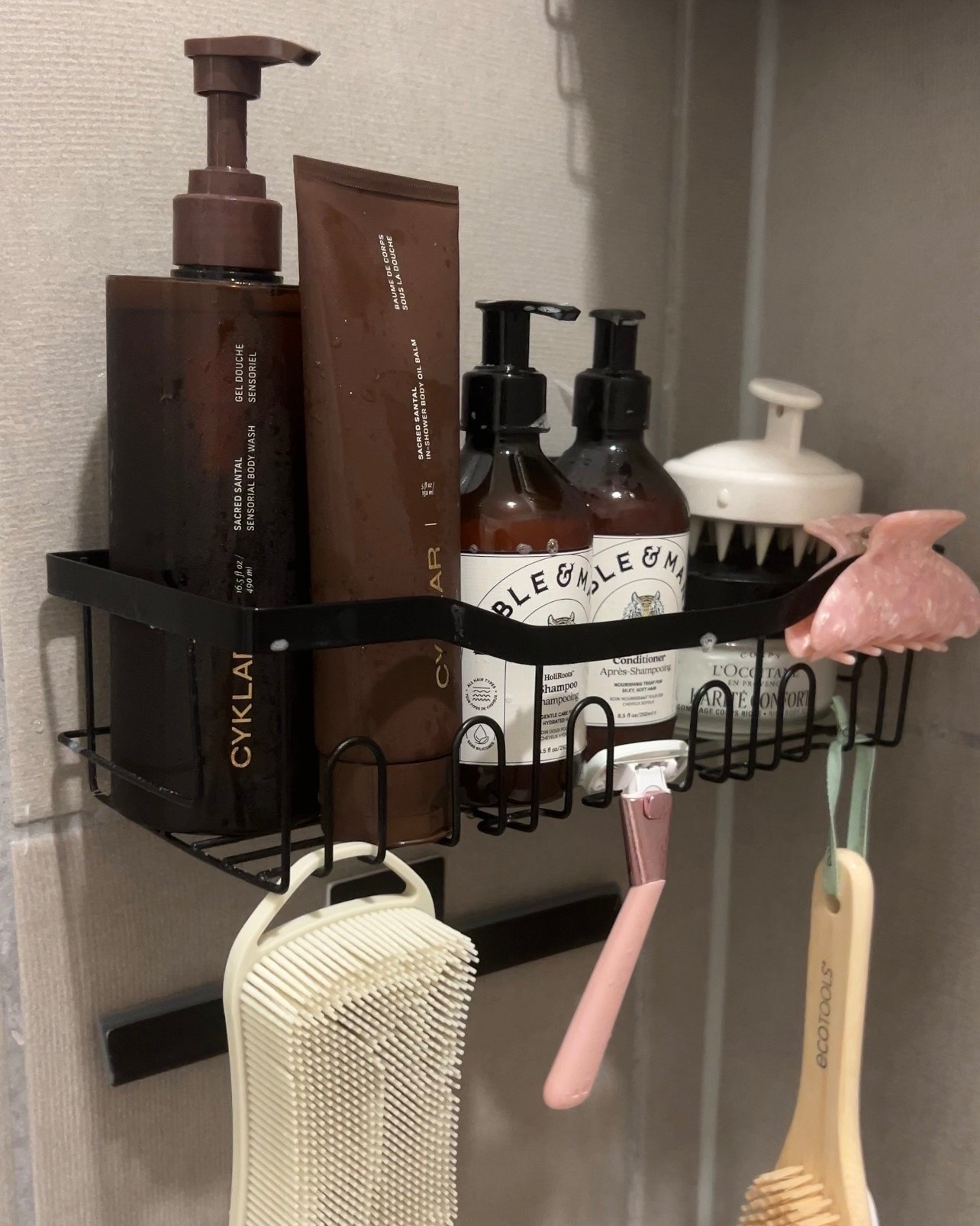 Shower favs 🧖🏽‍♀️🤎🫧 bodycare, shampoo & conditioner etc 

#LTKmorningroutine #LTKBeauty #LTKselfcare