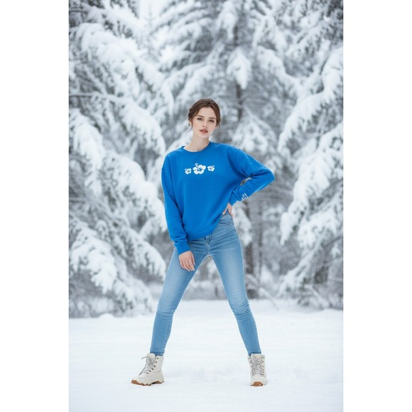 Hollister‎ M Oversized Unisex Blue Crew Neck Sweatshirt Floral Embroidered M | Poshmark