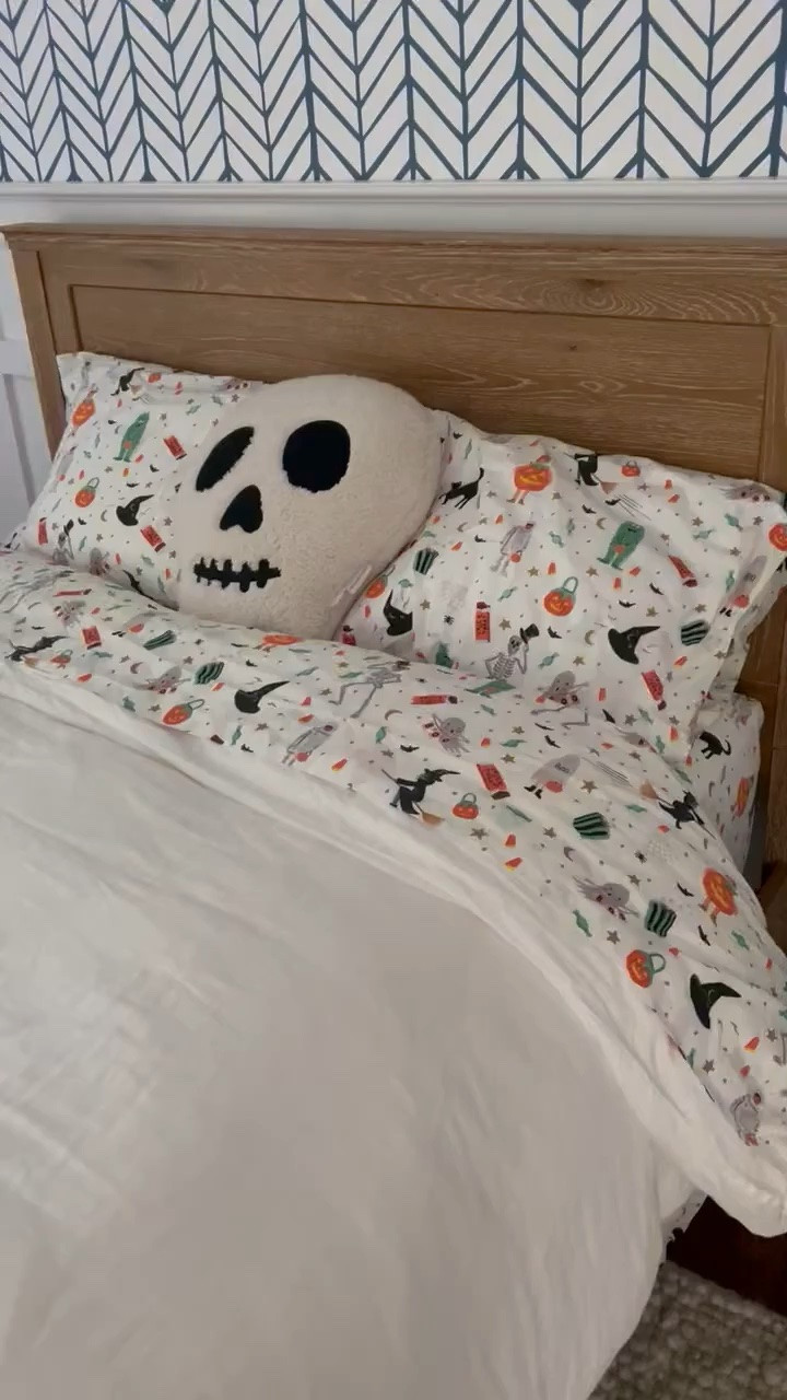 Glow in the dark Halloween sheets. Also come in crib sheets // skull pillow was a home goods find 

Kids Halloween decor

#LTKKids #LTKHome