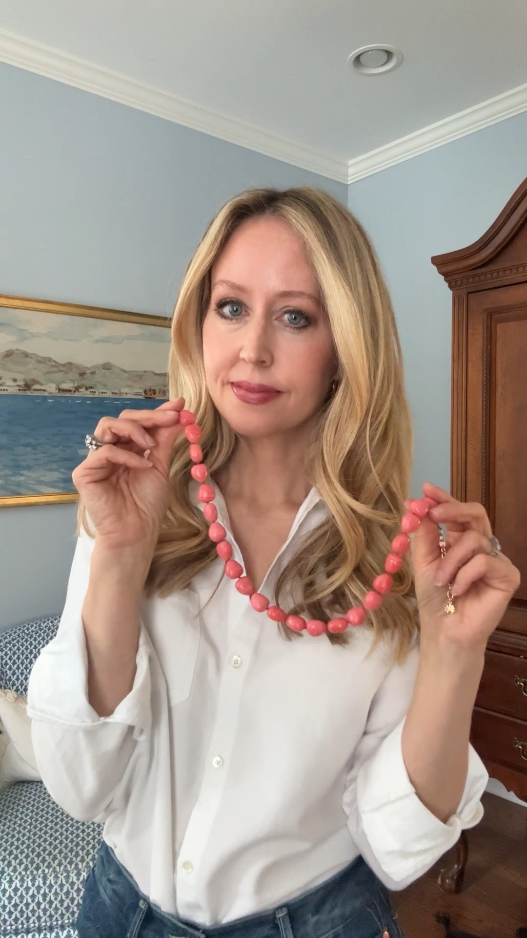 The prettiest coral beaded necklace for a pop of color. Love this paired with a white shirt and jeans. 


#LTKOver40 #LTKootd