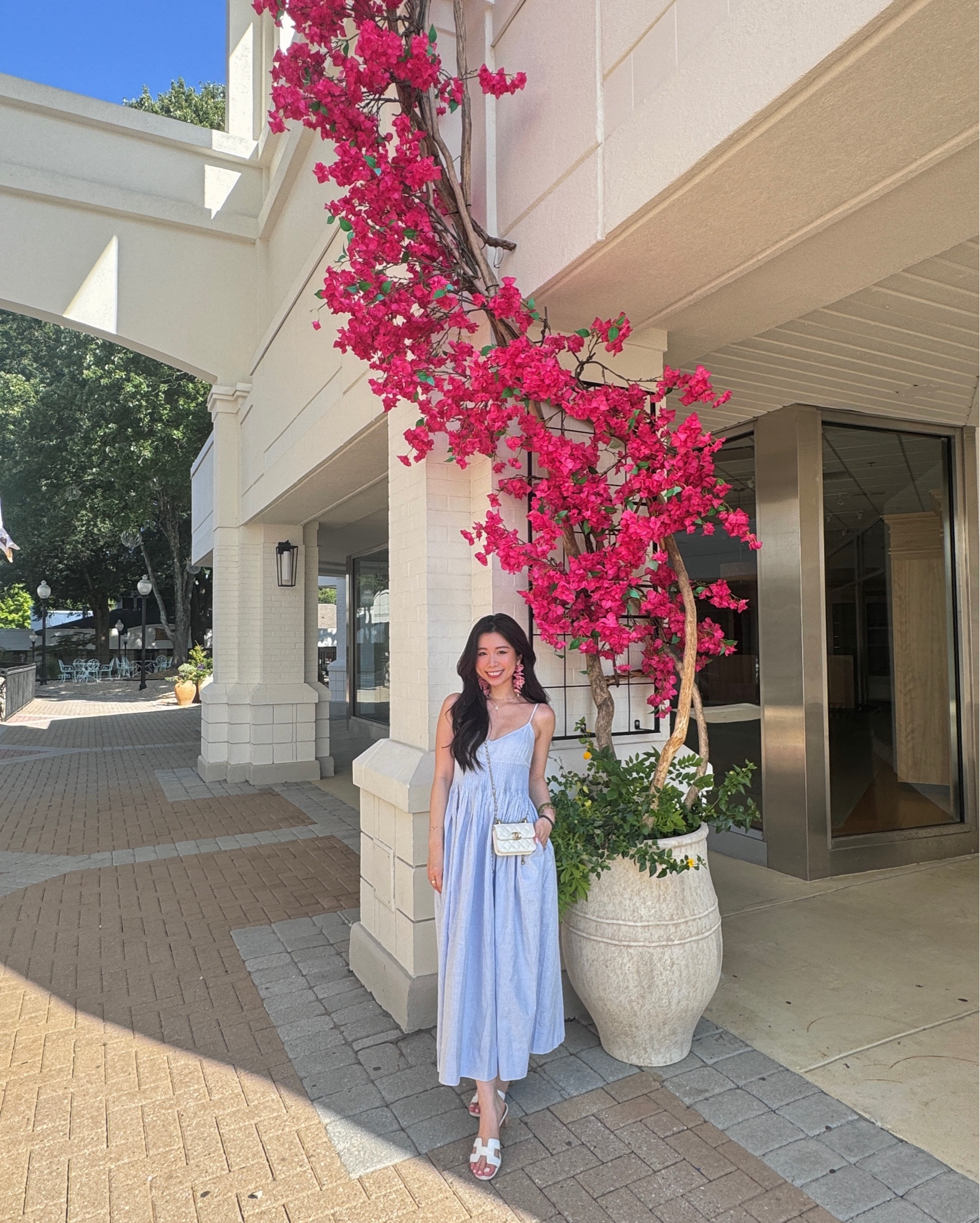 the perfect linen dress with POCKETS!🩵
fits petite frames so well! I’m 5’0 and didn’t get any alterations ✨ wearing a size XS for reference 

#LTKFindsUnder100 #LTKTravel #LTKStyleTip