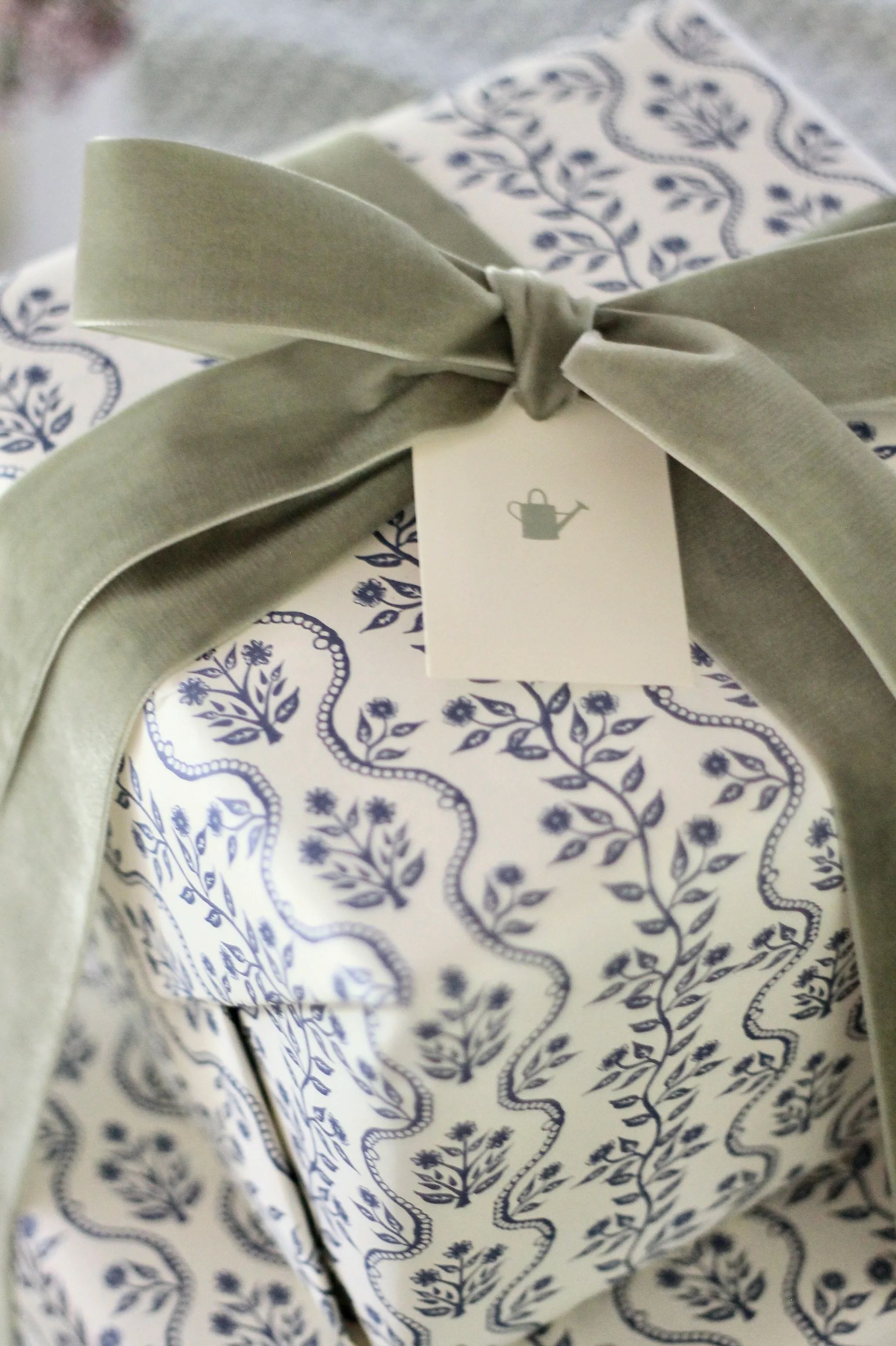 Elizabeth Wrapping Papers in Navy | JSH Home Essentials