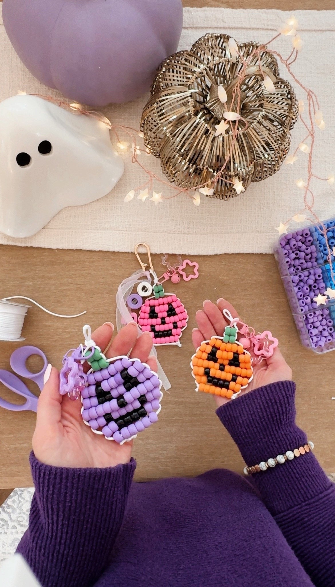 Monday Mini Make week 3 - my childhood pony beads x trendy letter BOO bead all in the name of her backpack era ✨🎃