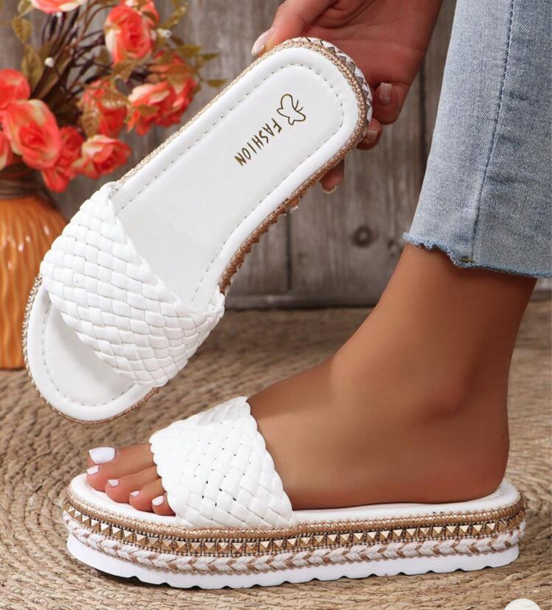 Platform sandals
Pu weave fabrication
Will suit a wider foot 
Select your best size by measuring your foot in centimetres and comparing it to the shoe length listed under the sizing on the website 

#LTKaustralia #LTKplussize #LTKmidsize