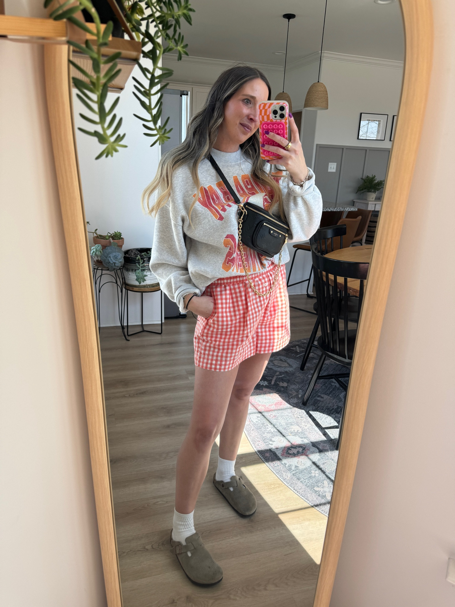 Todays outfit 

Small in boxers
Abercrombie sweatshirt 
Birkenstocks 
Amazon socks 

#LTKfindsunder100 #LTKstyletip #LTKshoecrush