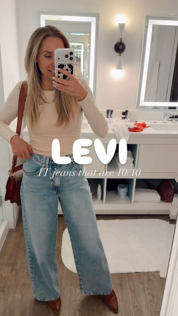 🤍 30% off my FAVORITE Levi’s 🙌🏼 these are my go-to jeans and I love the cinch feature. 

I got my tts (27)

5’5” // 120 lbs

#LTKSaleAlert #LTKootd #LTKmomlife