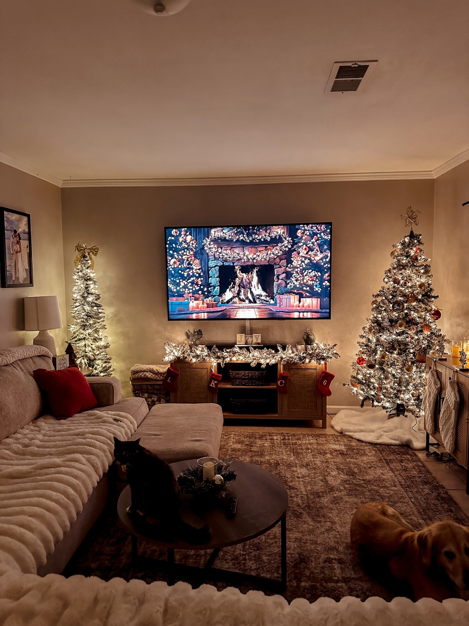 Cozy Christmas Decor 

#LTKSeasonal #LTKHoliday #LTKGiftGuide