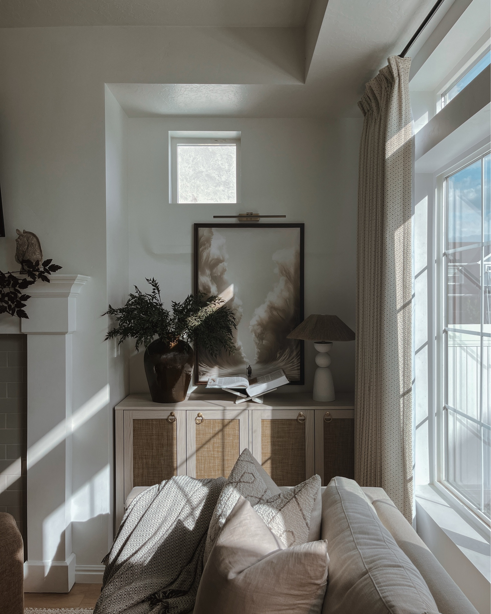 Capturing moody moments at home! ☺️





#homedecor #falldecor #interior #neutral #styling #livingroom #lamp #amazon #finds #cabinet

#LTKHome #LTKStyleTip #LTKFindsUnder100