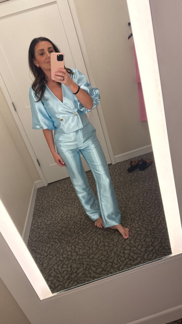 🩵🩵🩵🩵

Pants: 0
Top: 0

Monochrome
Monochromatic outfit
Matching set
Dillards 

#LTKWorkwear #LTKMothersDay #LTKSeasonal