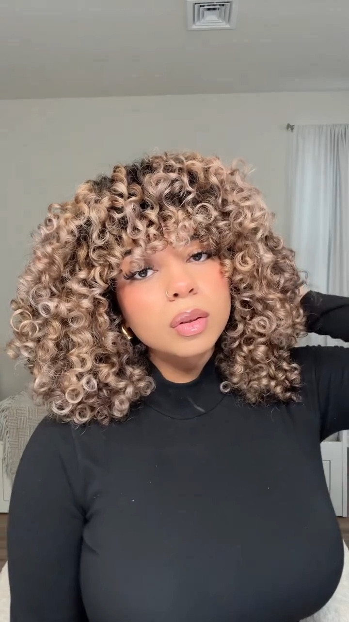 Would you believe 2 products under $15 got me this? 😍 one of these products I hadn’t used in almost 10 years! Just to show, sometimes an old routine can still work 🤭✨

#curlyhaircare #curlyhairroutine #washday #washdayroutine #curlygirl #curlynaturalhair #curlyhairstyle #3b #3bcurls #curlscurlscurls