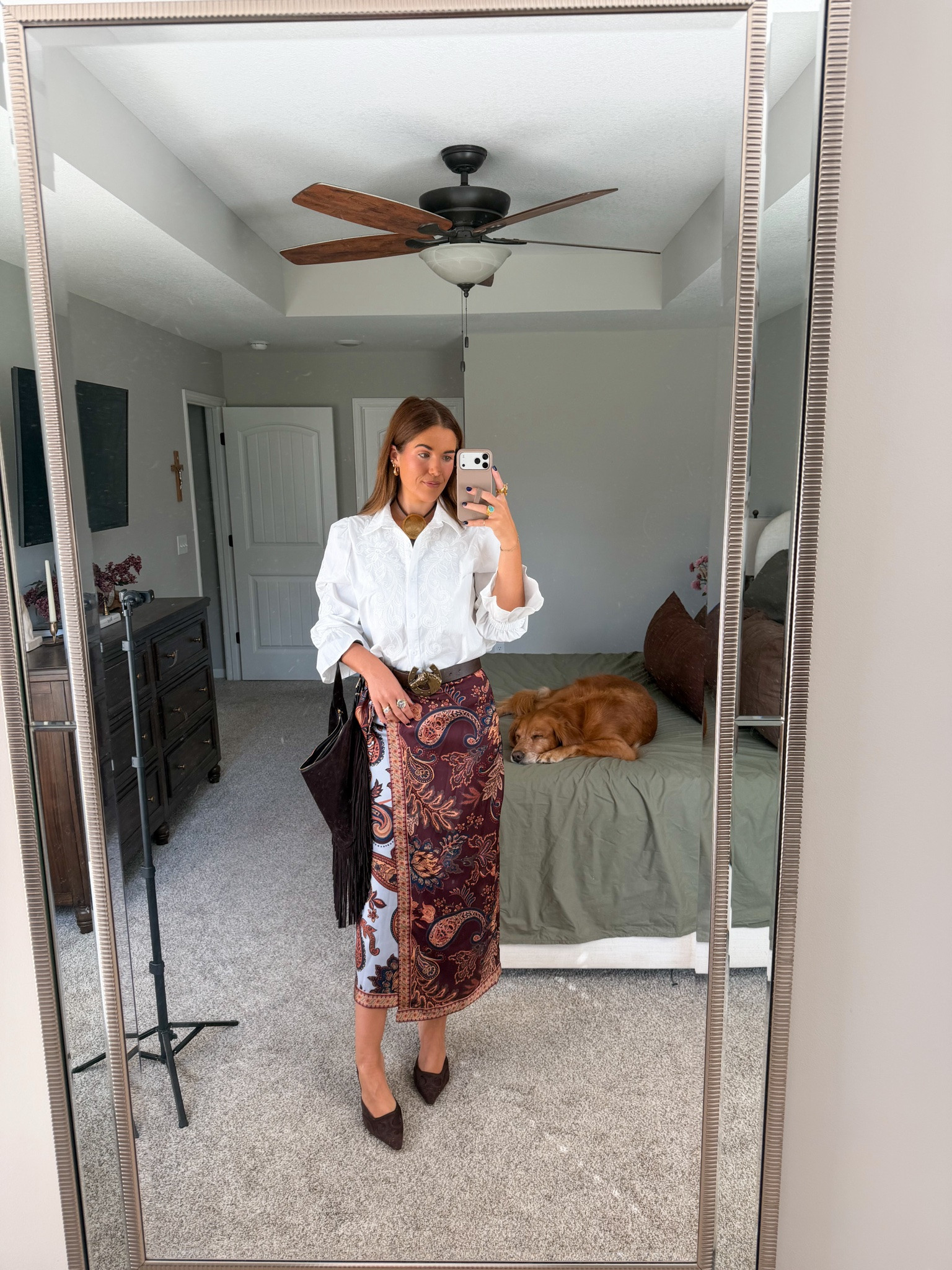 side tie skirt in a size 4, amazon top in a medium. linked similar bag. exact amazon shoes and belt also linked:) 


 western office outfits, western chic, cowgirl fashion, fall ouffits, business professional