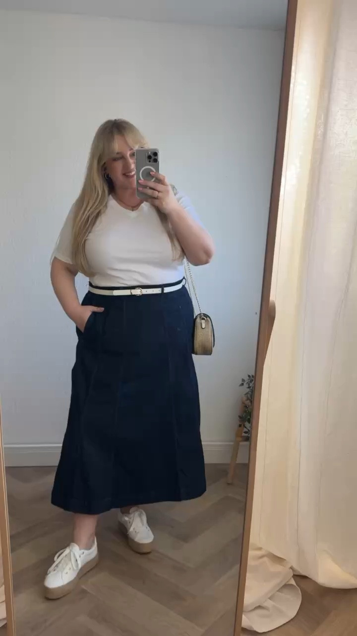 Denim-Rock 💗

20% sparen mit dem Code: OSTERN26 
nur bis 6.4. einmalig pro Kundin in der App bei Bon Prix einlösbar

#denim #rock #plussizefashion

#LTKplussize #LTKspring #LTKdeutschland