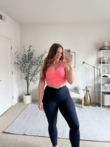 I love this Backless Cut Out Twisted Cropped Yoga Tank Top to add into my work out top rotation💗 wearing color shell pink size medium!

Leggings size small

 Be sure to use code bri138 to enjoy 15% off on full-priced items! 🌺


#LTKfitness #LTKfindsunder50 #LTKmidsize