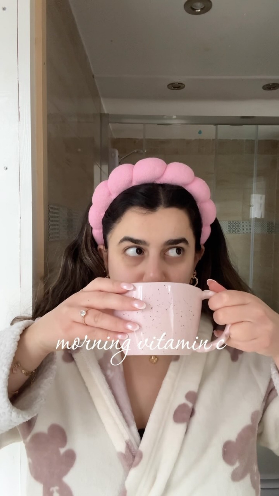 morning vitamin c with @lorealparis @garnieruk #lorealistaruk #lorealistarukvitcrecipe #skincare 🧡🍑🍊 

do you use a vitamin c serum? 🍊

#LTKeurope #LTKbeauty #LTKsale