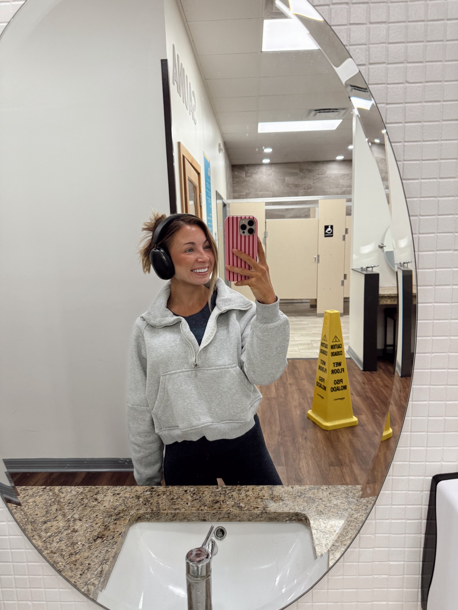 One of my favorite amazon pullovers! Wearing a size small 

#LTKFindsUnder50 #LTKSeasonal #LTKActive