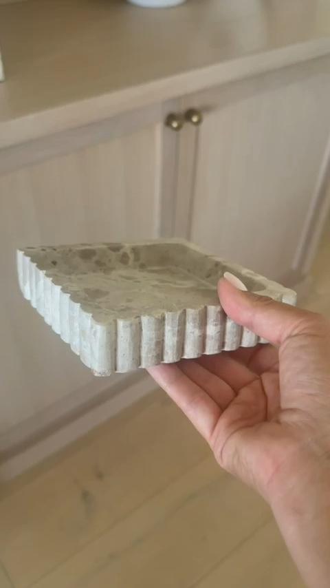 I’ve been using this marble catchall tray and love how it keeps small items organized while adding a simple, elevated detail to a surface.

Sharing this one here if you’re looking for a functional, neutral tray for an entryway or countertop.
 @Target 


#LTKSaleAlert #LTKU #LTKHome