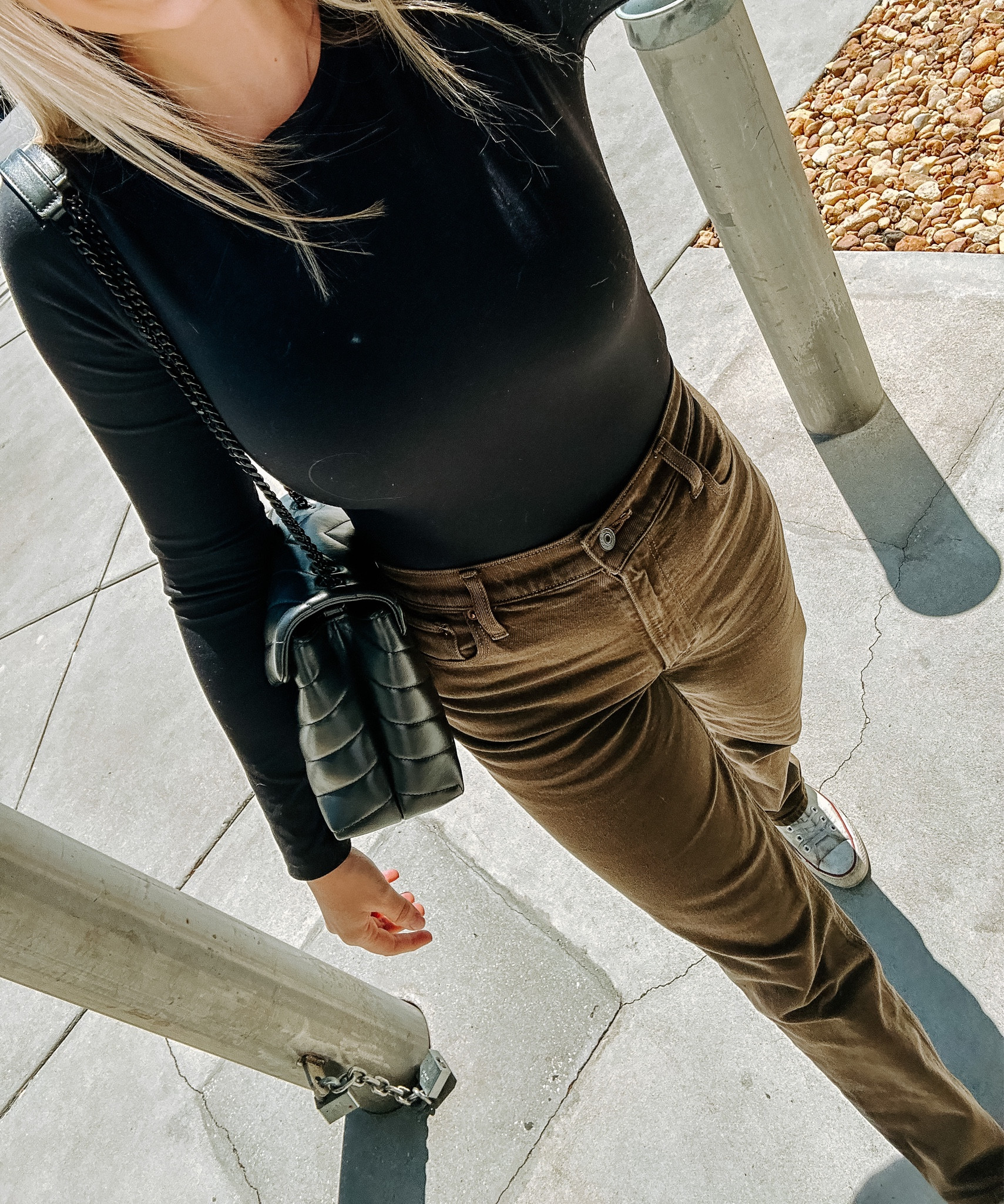 brown pants outfit

Abercrombie outfit | outfit inspo | cold weather | black bodysuit | brown jeans | straight jeans 

#LTKstyletip #LTKFind #LTKSeasonal