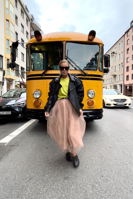 GOOD MORNING THURSDAY ✌🏼

Jacket @affair_label 
Skirt @arketofficial 
Shirt @gestuz 
Sunnies @lespecs @treedistribution 

#thursdaymorning #goodmorning #jacket #leatherjacket #blackjacket #skirt #midiskirt #sunglasses #lespecs #lespecssunglasses #ootd #womenlook #womensummerlook #womenoutfit #womenoutfitstyle #outfitinspiration #blackleatherjacket 

#LTKFind #LTKunder50 #LTKstyletip