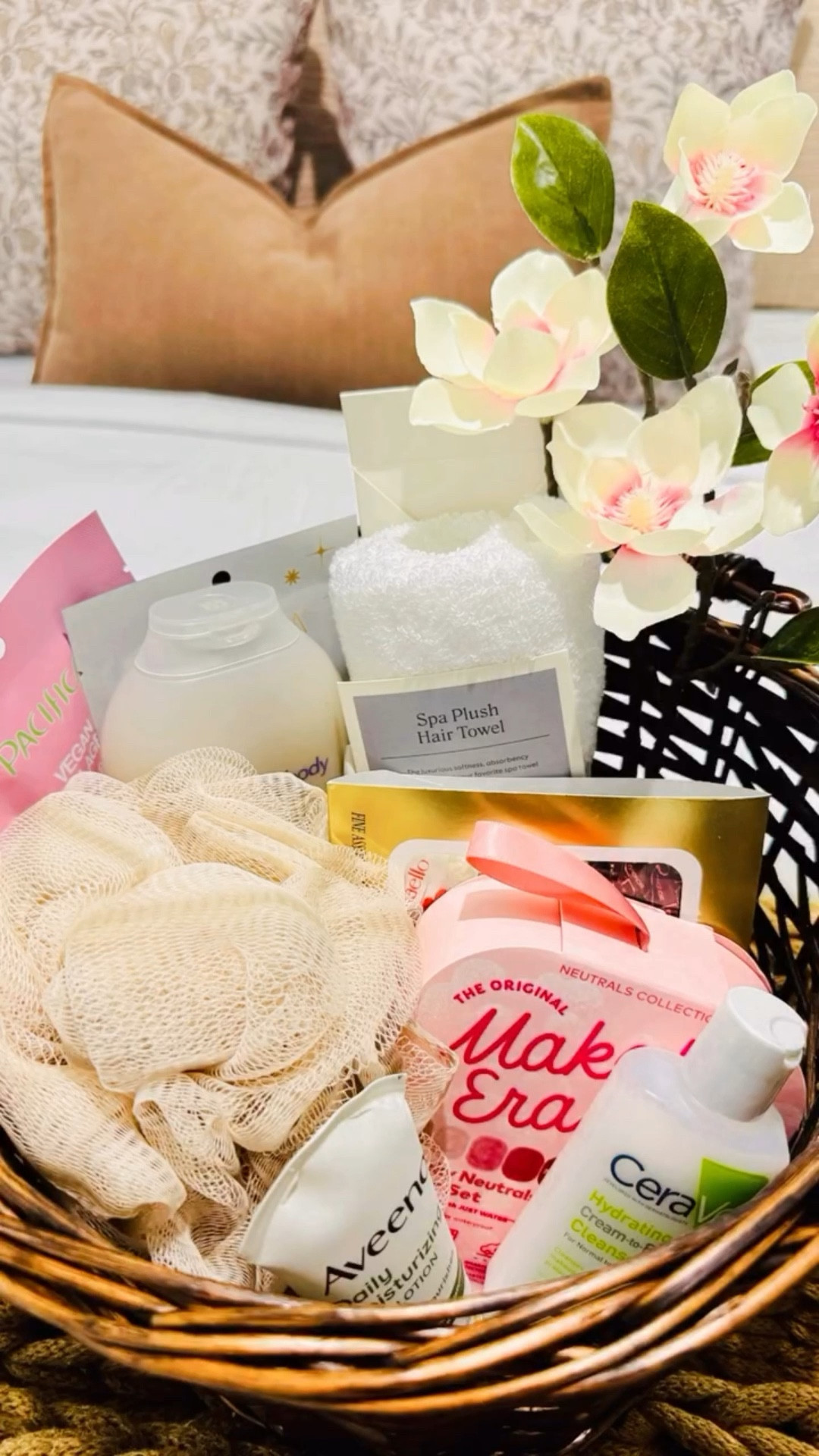 Welcome baskets are a thoughtful way to make guests feel welcome and adds a personal touch! 🥰🧺 

#guestroomideas #welcomebasket #homedecorideas

#LTKSeasonal #LTKHome #LTKGiftGuide