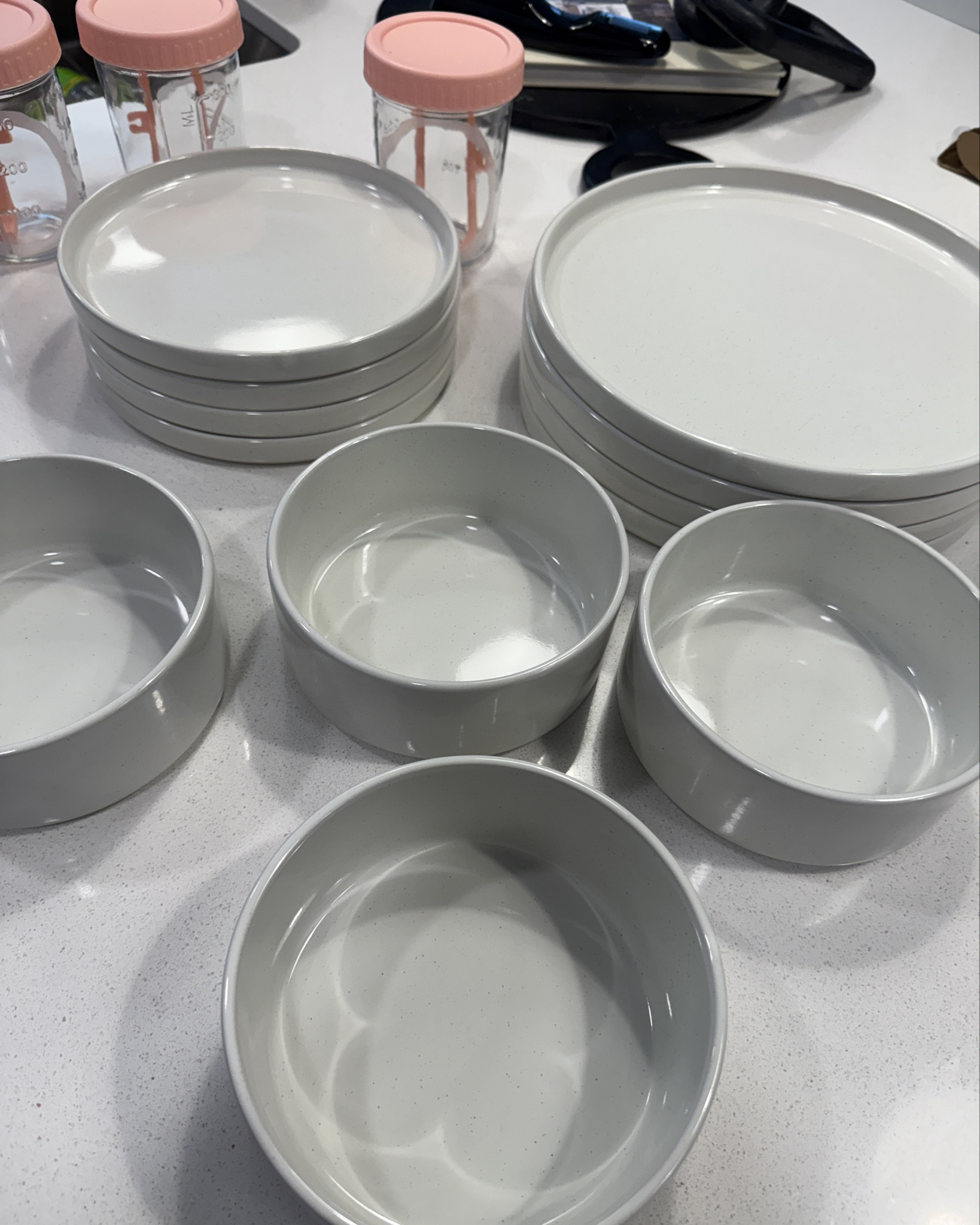 Dinner plates + bowls & little mini plates + yogurt cups 💖 

#LTKHome #LTKGiftGuide #LTKSeasonal