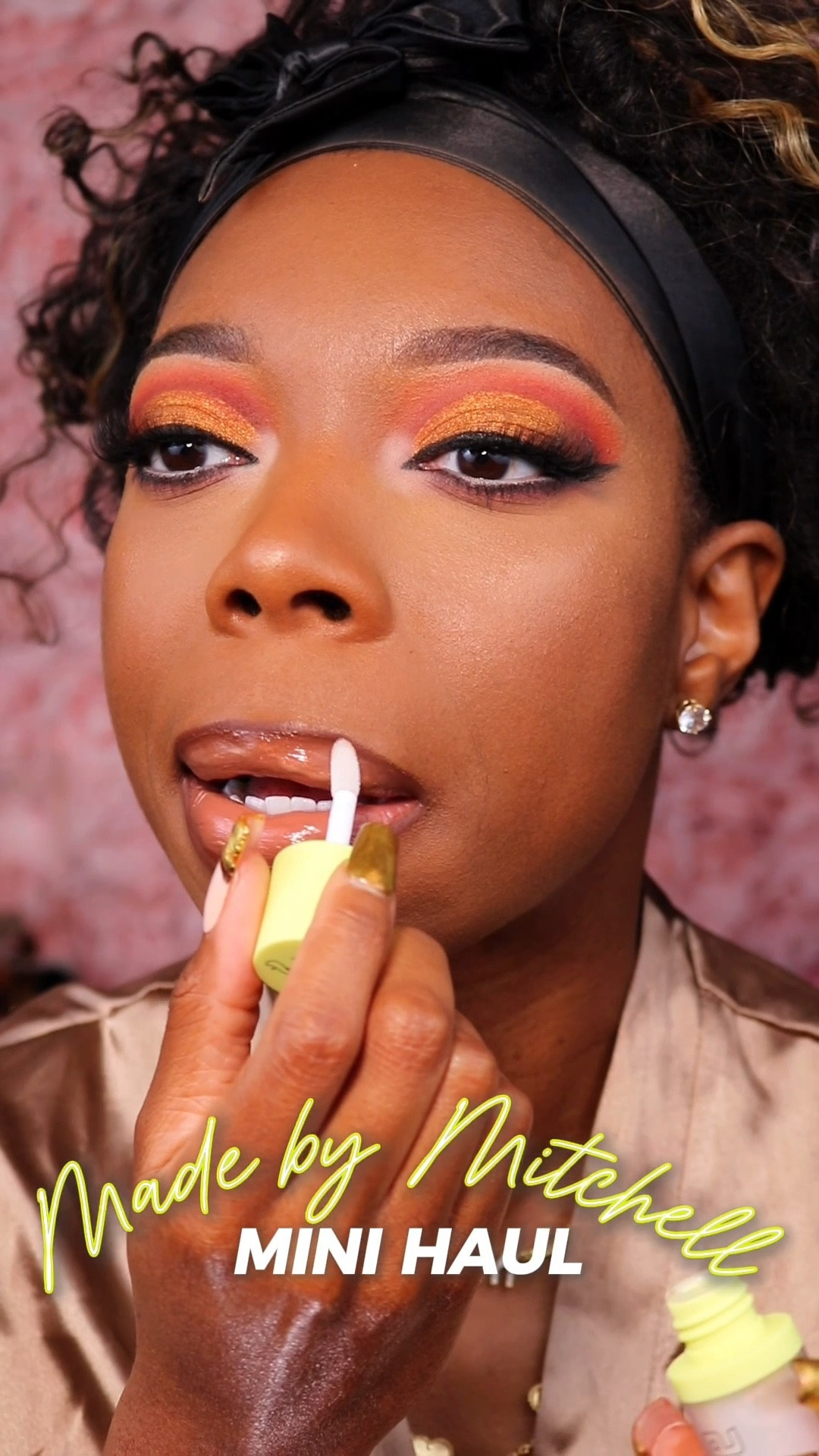 If you’re building your summer baddie makeup kit, add these to cart ASAP 😍✨ 

I finally tried more Made By Mitchell products and babyyyy this glowy beat? I’m obsessed 💚✨ What should I try next?

Products Used:
💚 BAKED LOOSE POWDER | MUM’S TOAST
💚 BRONZE POD | CHOCOLATETINI
💚 BLURSH POD | PEACH COBBLER
💚 LIP SYNC | FOOLISH
💚 BARE SPARKLES LIP OIL | KALEIDOSCOPE 

#LTKSeasonal #LTKFindsUnder50 #LTKBeauty