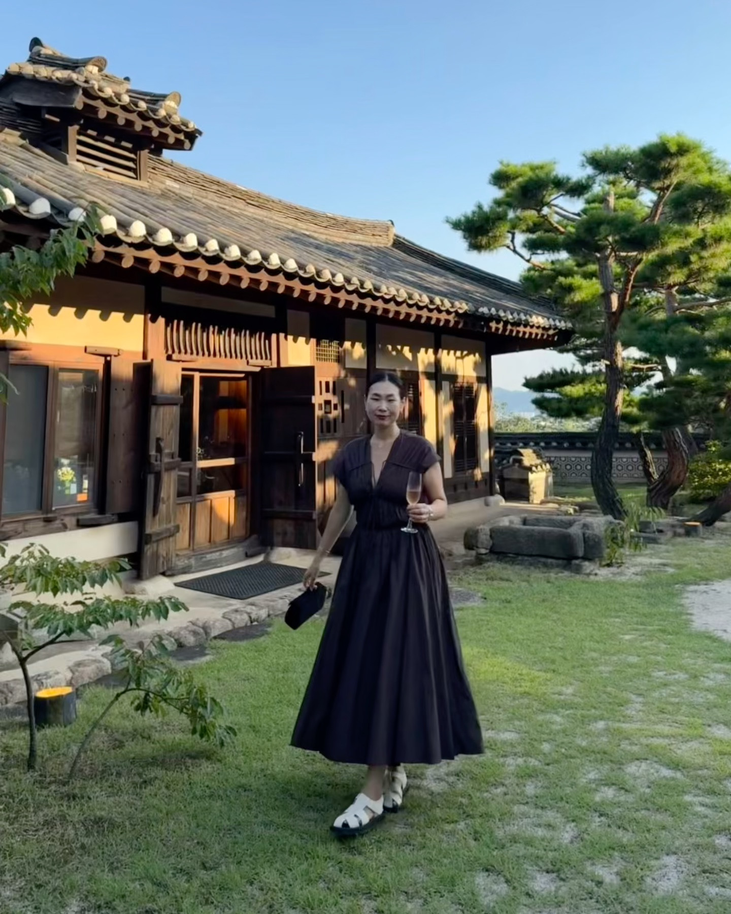 One perfect September night

#LTKstyletip #LTKkorea #LTKpartywear