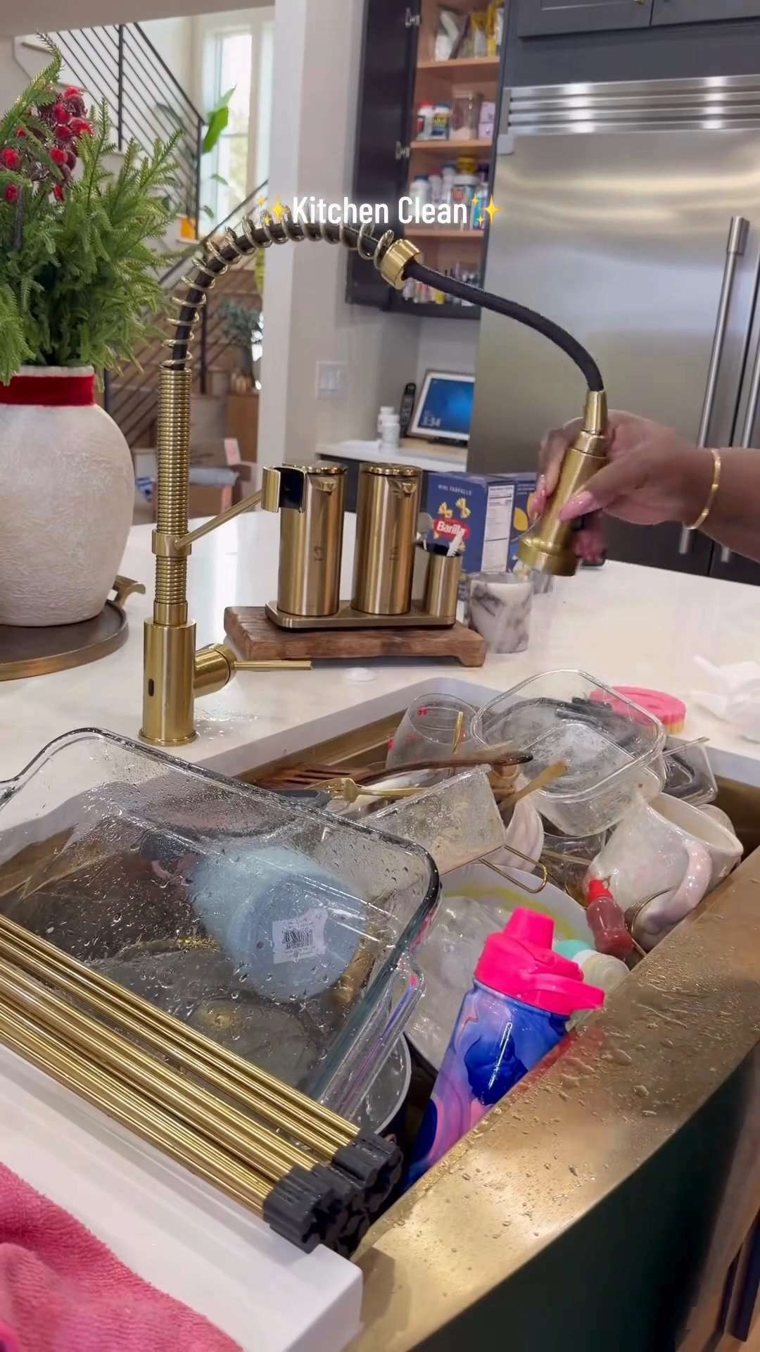 Who else turns on the stove light when the kitchen is closed??😅🧽🫧✨ Clean the kitchen w/ me! So satisfying! #Restock #GroceryHaul #CleanTok #CleanHome #OrganizedHome #LTKCyberWeek 

 

#LTKHome #LTKFindsUnder50 #LTKFindsUnder100