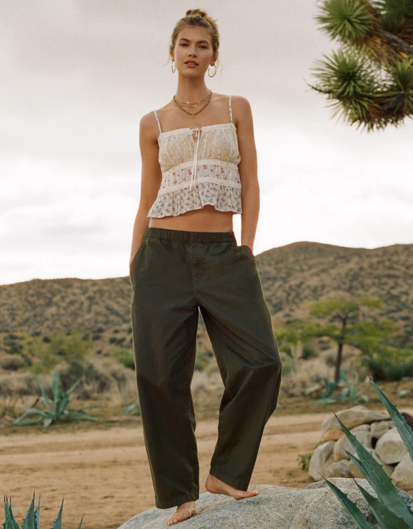 AE Low-Rise Pull-On Barrel Pant Women's Camper Green S | American Eagle Outfitters (US & CA)
