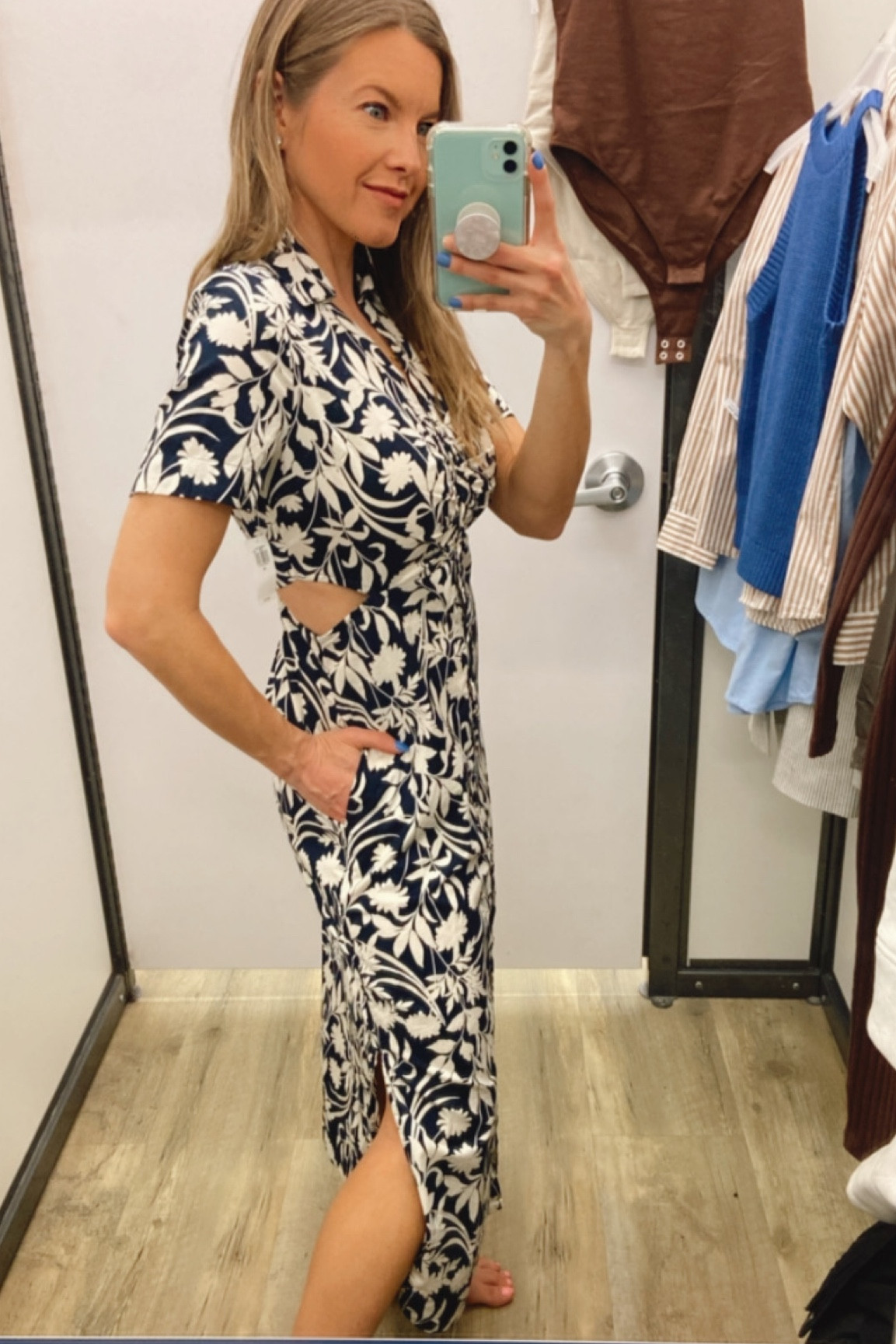 Side-Slit Button-Down Collared Floral Dress

#LTKSeasonal #LTKstyletip #LTKunder50