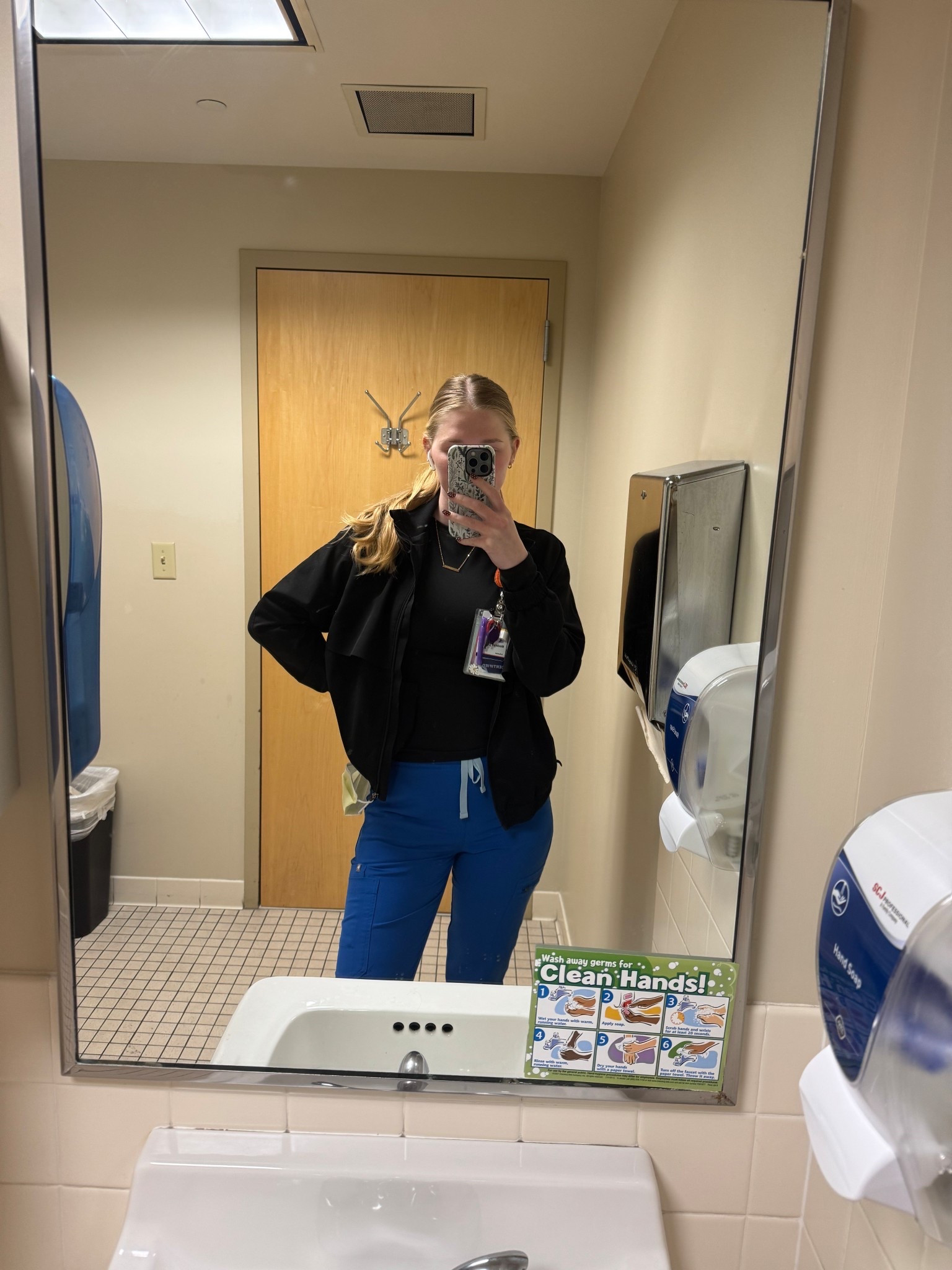 Tuesday work OOTD💙

Jacket: FIGS Sydney Scrub Jacket

#LTKdayinmylife #LTKWorkwear #LTKHoliday