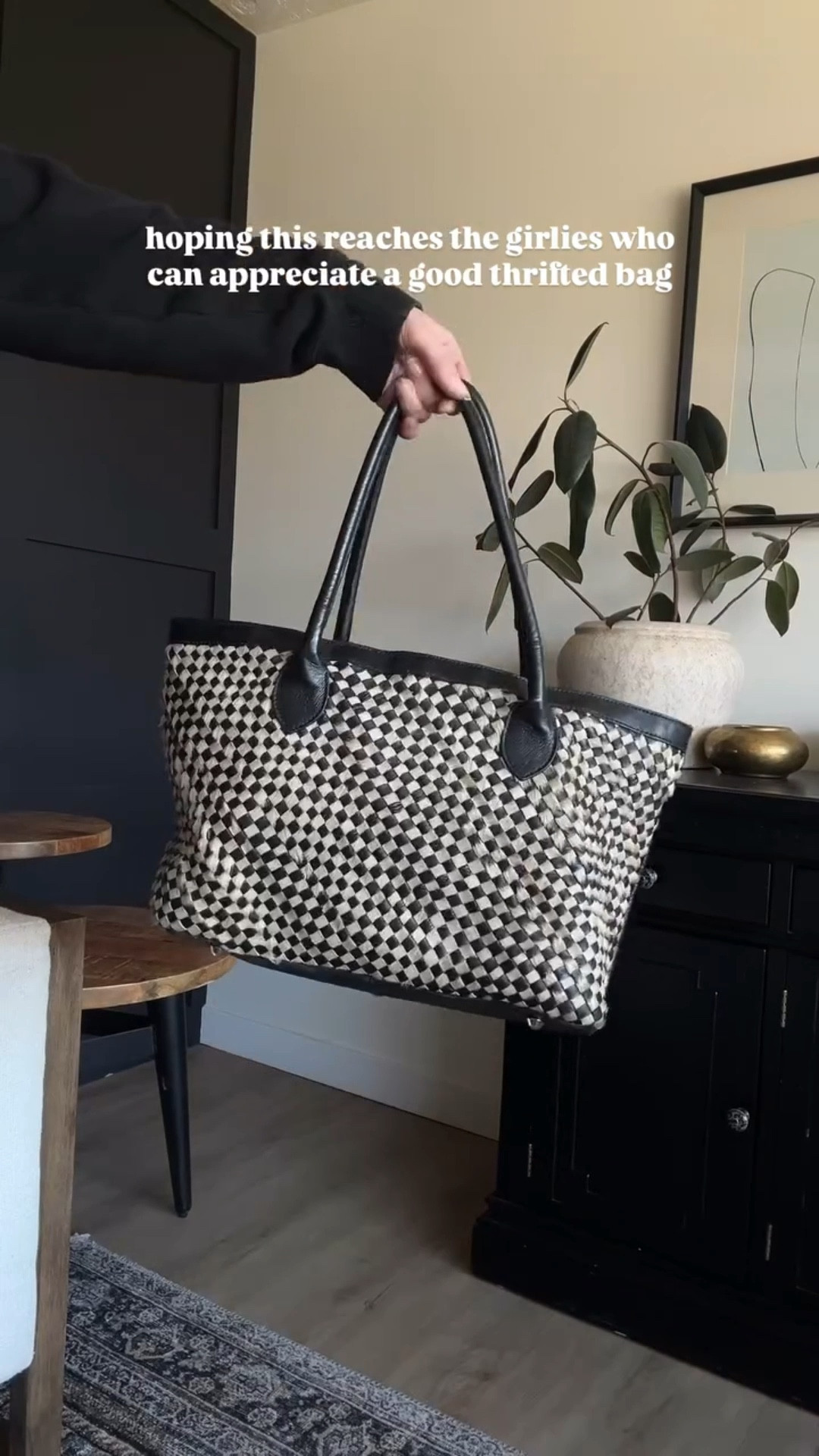 These were all purchased secondhand and tbh.. it might be my biggest flex. 

Don’t worry I don’t gatekeep. Comment “BAG” for links to some goooood secondhand bags that are up for grabs! I was able to find some I found too, so we can twin 👯‍♀️

#secondhandfashion #thriftedfinds #thriftedbags #handbagstyle 

Which one is your fav?