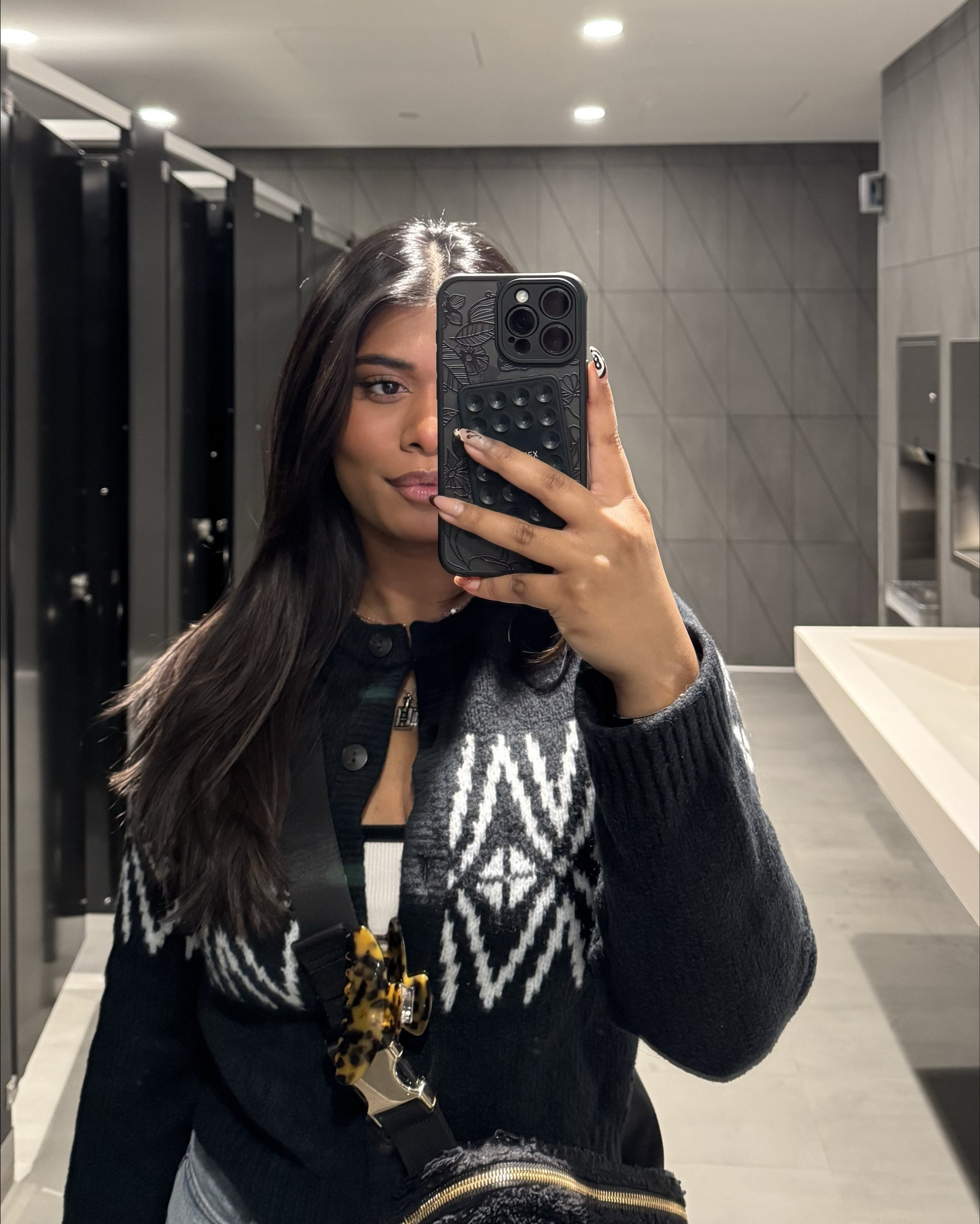 cardigans are for the it girls 🐅🖤

#LTKstyletip #LTKwinter #LTKmodest