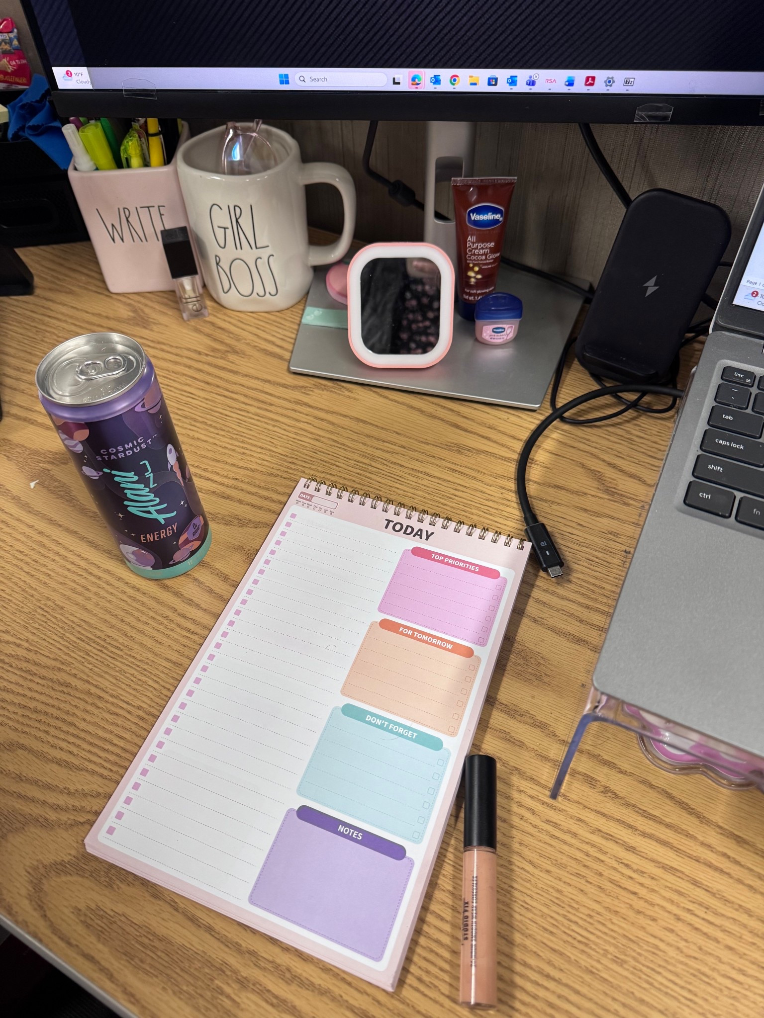 Working mama office must haves 

This todo list saves me every time 

I tend to have mom mush brain 

If I don’t write it down it doesn’t get done 

#office #officeessentials #officemusthave #officefind 

#LTKmorningroutine #LTKmomlife #LTKdayinmylife
