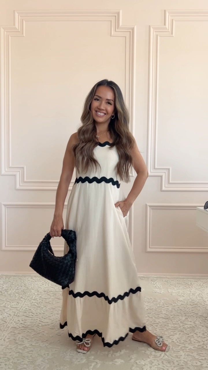 The cutest maxi dress for under $50! Wearing size small.

Has pockets, super comfy and length is perfect for petites! I’m under 5’ tall and can wear this dress with flats! 