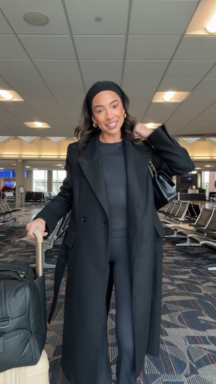 Airport outfit ✈️ wearing size xs top, size xs leggings, and size small coat (exact is old from mango and the link doesn’t exist)


Travel outfit 
Errands outfit 
Winter outfit
Winter coat 
Winter jacket 

#LTKFindsUnder100 #LTKStyleTip #LTKTravel