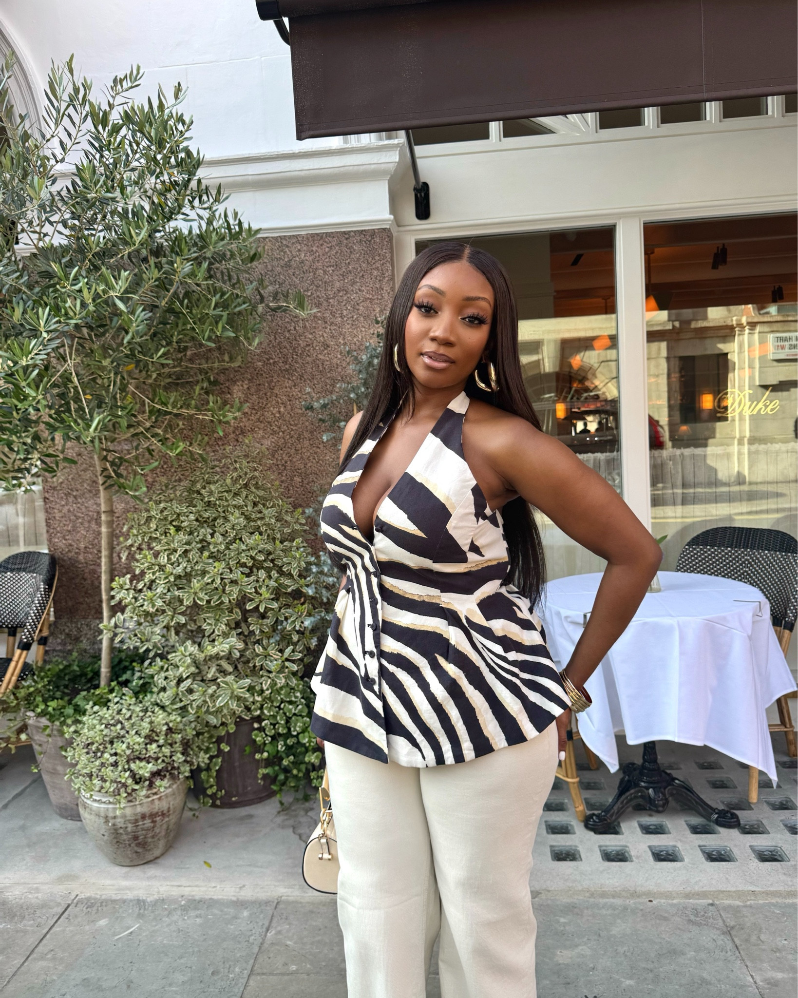 A touch of the wild side 🦓
.
.
.
#lizlizlive #ootd #zebraprint

#LTKdatenight #LTKstyletip #LTKsummer