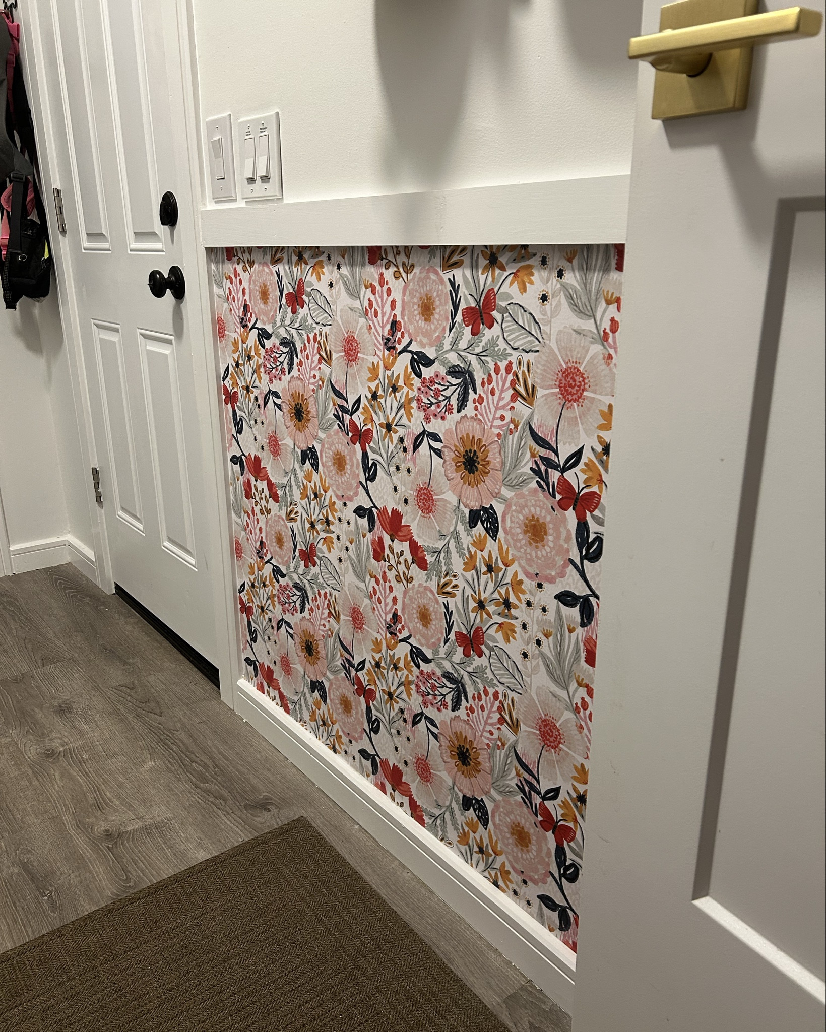 What a beautiful peel and stick wallpaper! It was really easy to use and the texture feels like real wallpaper. 

Added great color to my laundry room! 

#LTKHome