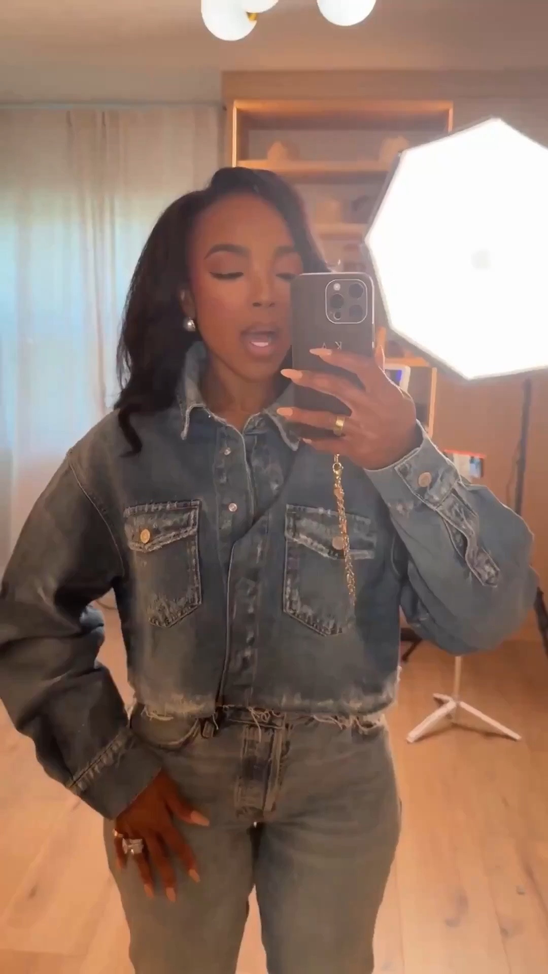 Scroll to shop!
A cool girl denim-on-denim look perfect for weekend brunch.



#LTKvlog #LTKgrwm #LTKootd