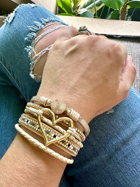 This is the perfect boho stack bracelet to accessorize any outfit.

Country concert outfit, travel outfit, summer outfit, accessories, stack bracelet, festival bracelet

#LTKBeauty #LTKStyleTip #LTKFestival