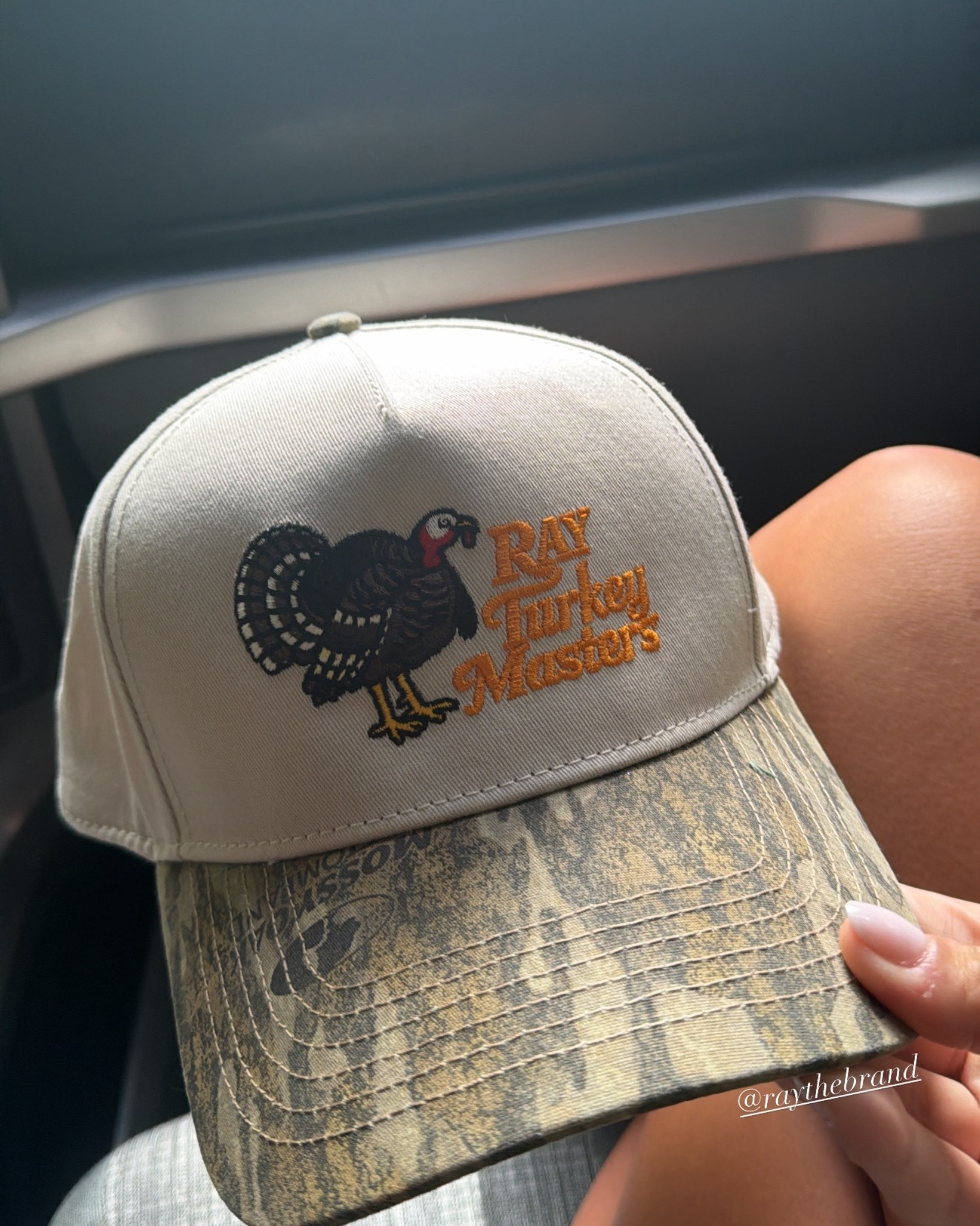 Actually the cutest hat  !
Ray the Brand☺️☺️☺️