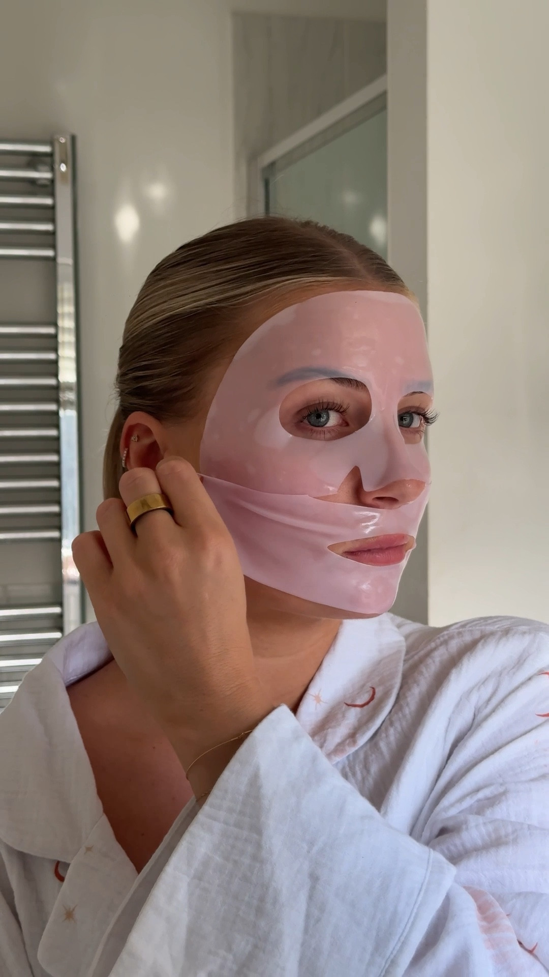 My newest obsession are these face masks- you get 4 in a pack and they’re just so good! 

A must for plump glowing skin this autumn winter 👏🏼

Medicube, face masks, Amazon prime 

#LTKsale #LTKxAmazon #LTKuk