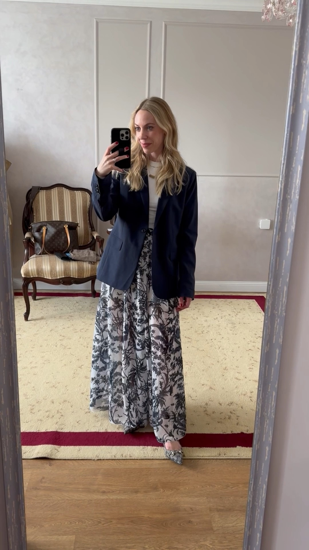 Floral print skirt under $40 - so perfect for the office or on the weekend with a tee/tank and sandals 

#LTKFindsUnder50 #LTKWorkwear #LTKStyleTip