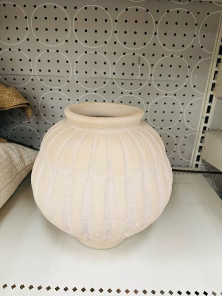 This vase is a beautiful and the neutral color can be displayed year round! 




Target, target vase, Target finds, threshold vase, neutrals, home decor, Target home, gift idea, Mother’s Day gift idea 


#LTKHome #LTKGiftGuide #LTKStyleTip