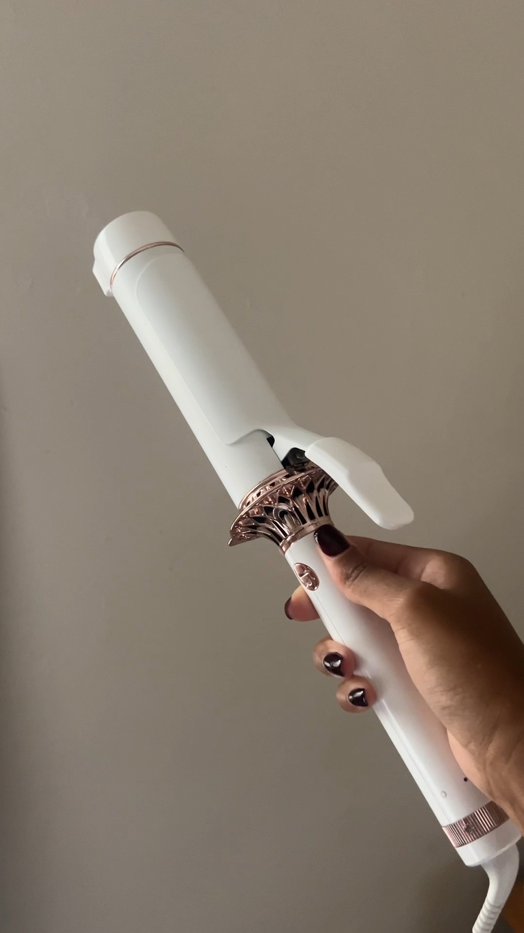 I’ve been loving this curling iron for big bouncy blowout curls
T3, bombshell curls, bodywaver 

#LTKBeauty #LTKStyleTip