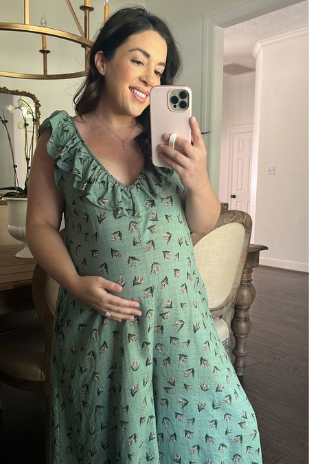 The most beautiful jumpsuit for maternity. Fits bump so well and if beyond comfortable! Has pockets!

#LTKbump #LTKbaby #LTKstyletip